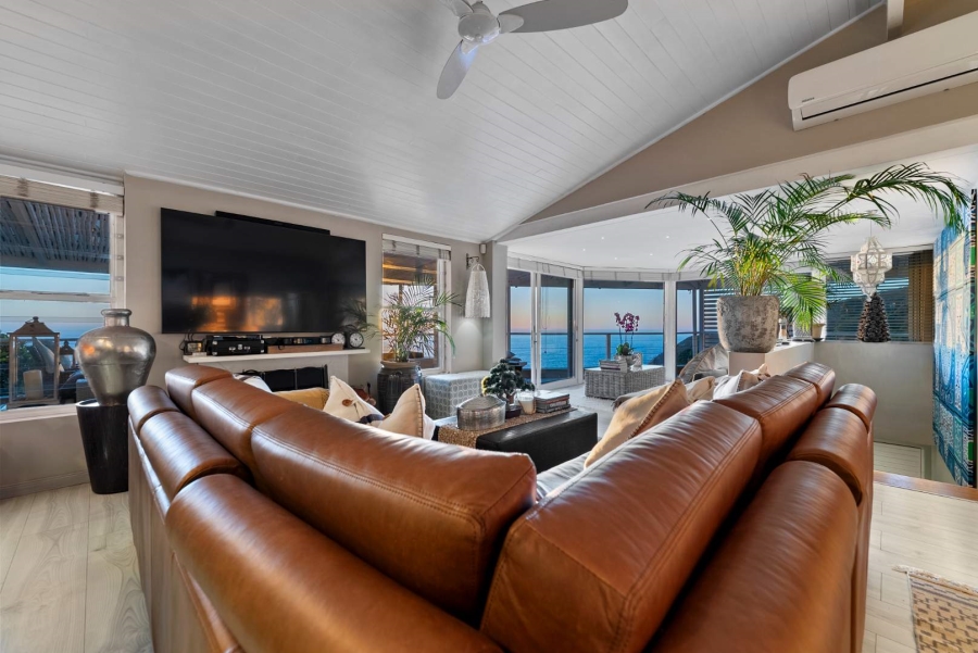 6 Bedroom Property for Sale in Llandudno Western Cape